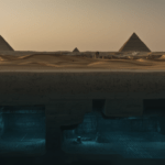 Illustrazione della Sfinge e delle piramidi di Giza con una struttura sotterranea fantasma illuminata da una griglia radar, a rappresentare la controversa scoperta