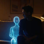 Figura luminosa di IA seduta accanto a una persona in un salotto