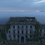 Isola abbandonata di Poveglia con edificio ospedaliero in rovina